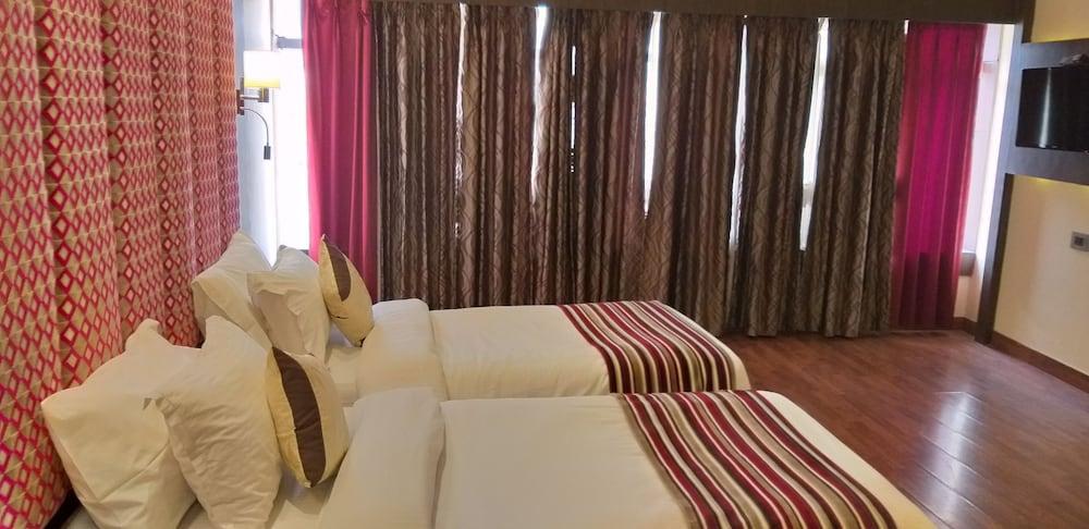 K C Residency Vaishnodevi Hotel Katra  Exterior photo