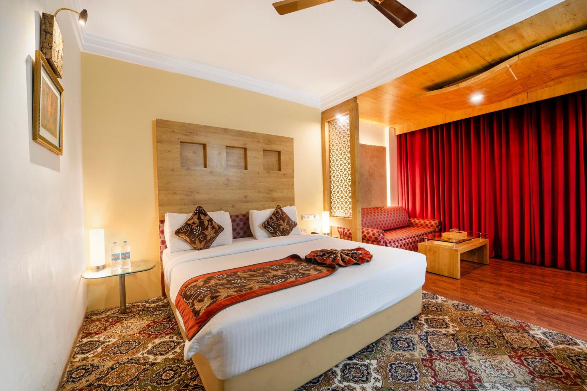 K C Residency Vaishnodevi Hotel Katra  Exterior photo