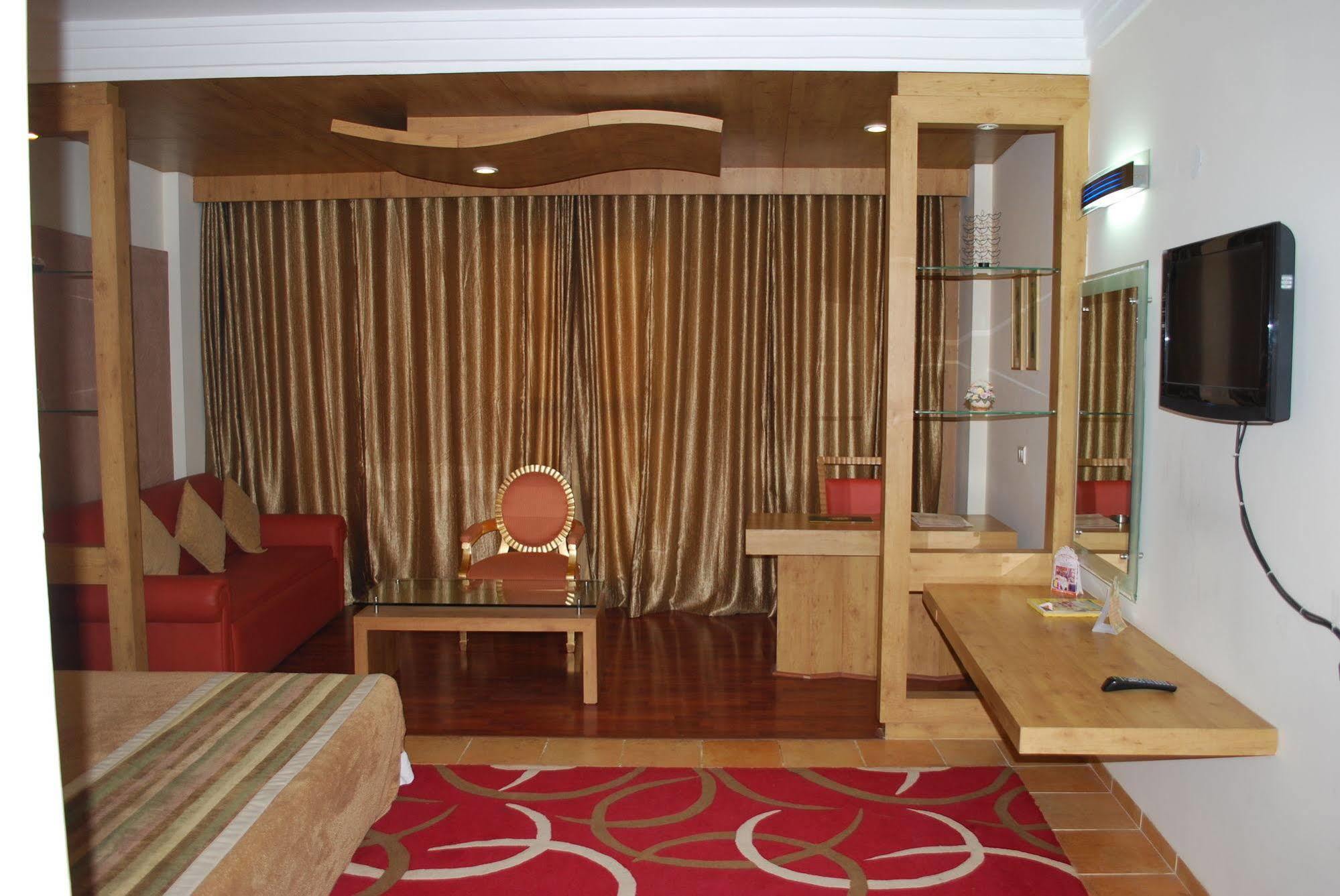 K C Residency Vaishnodevi Hotel Katra  Exterior photo